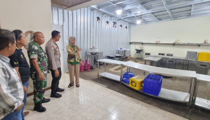 Polsek Ciputat Timur Dukung Program Pemberian Makan Bergizi Gratis untuk Anak Sekolah di Ciputat