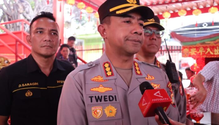 Kapolres Metro Jakarta Barat Tinjau Pengamanan Vihara Dharma Bakti Jelang Imlek