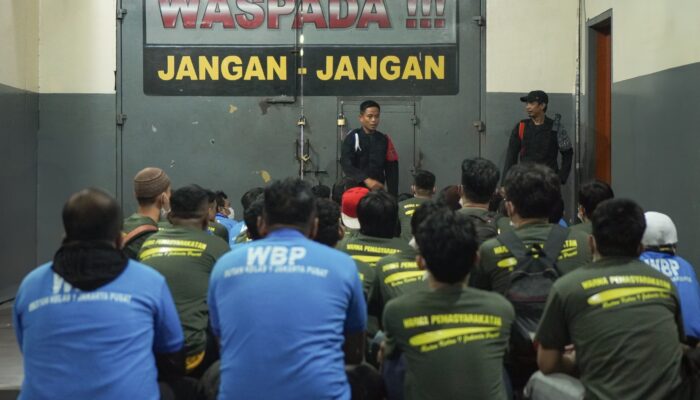 Basmi Narkoba dan HP, 300 Napi Rutan Salemba di Pindahkan Dalam Semalam