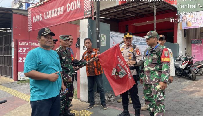 Polres Metro Jakpus Tertibkan 109 Bendera Ormas dan Ungkap Pemalakan di Thamrin City
