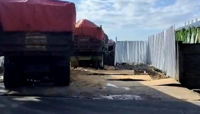 Warga Meruya Selatan Protes Proyek Pacifik Garden: Truk Tanah Langgar Jam Operasional, Aparat Bungkam