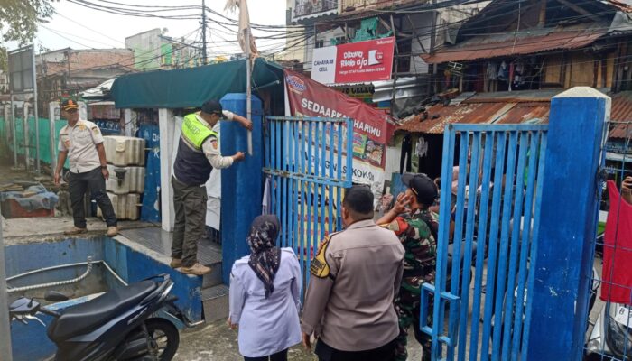 Premanisme Diberantas, Bendera Ormas Ilegal Dicopot di Petamburan