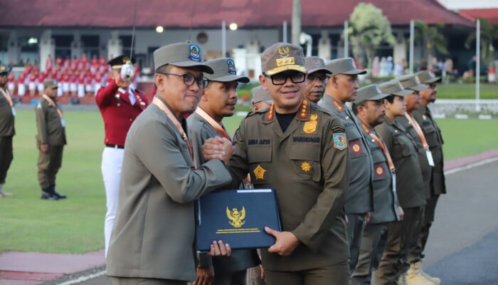 Gelaran Upacara dan Defile Gita Abdi Praja Tandai Ditutupnya Retret Kepala Daerah Gelombang II di Kampus IPDN Jatinangor