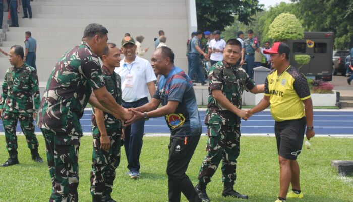 Wadan Kormar Berikan Semangat Atlet Sepakbola di Ajang Poral Wilbar 2025