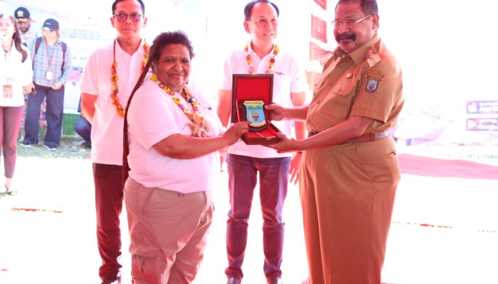 Kawal Penerbangan Perdana Sriwijaya Air ke Wamena, Wamendagri Ribka Harap Berdampak terhadap Kesejahteraan Masyarakat