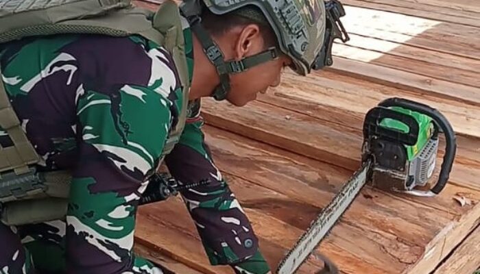 Satgas Yonif 700/WYC Pos Kodim Persiapan Bantu Rehab Rumah Warga di Kampung Wako