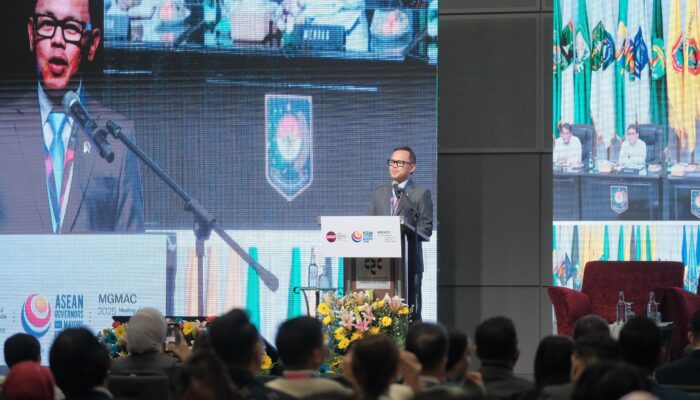 Wamendagri Bima Arya Jelaskan MBG dan Kopdeskel Merah Putih di ASUF 2025