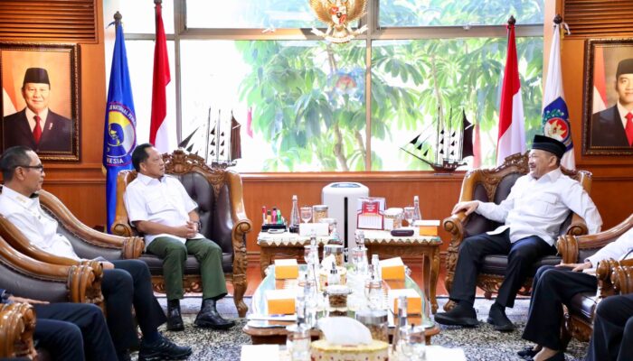 Mendagri Terima Kunjungan Ketua Baznas, Bahas Kiprah Penyaluran Bantuan Kemanusiaan Palestina dan Tanah Air