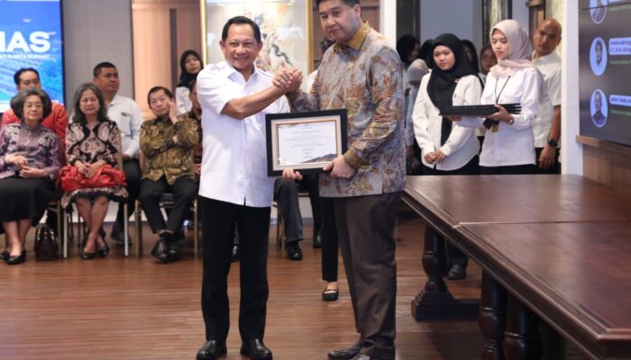 Hari Perumahan Nasional 2025: Mendagri Raih Penghargaan atas Dukungan Program Perumahan Rakyat