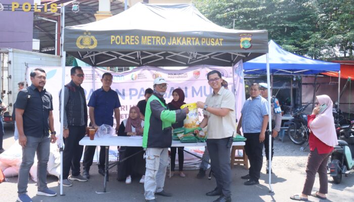 Polres Metro Jakarta Pusat Gelar Gerakan Pangan Murah, Sediakan 2 Ton Beras untuk Warga