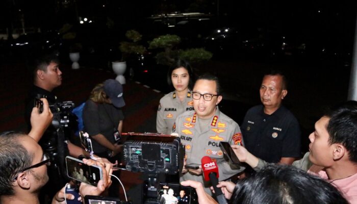 Demo Buruh Dan Mahasiswa Di DPR Tertib, Ada Kelompok Tak Dikenal Bertindak Anarkis