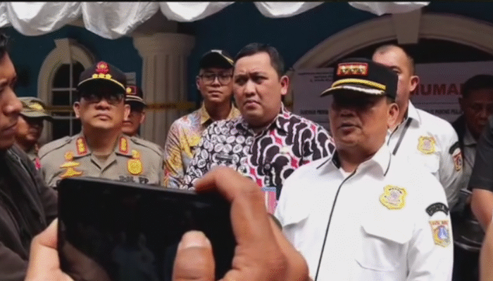 Satpol PP DKI Jakarta Segel Bar Starmoon, Eksploitasi Anak dibawah Umur