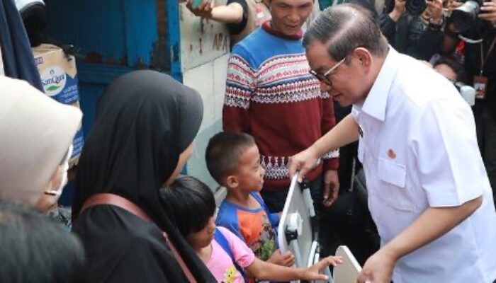 Gubernur DKI, Pramono Anung Tinjau Lokasi Kebakaran Tangki