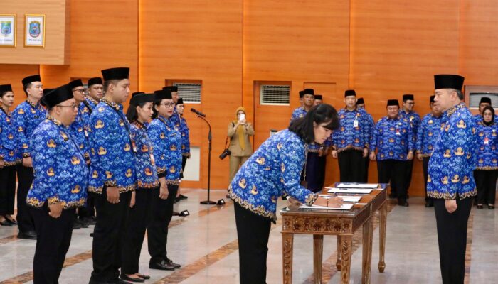 Lantik 1.256 PPPK dan 47 Pejabat Fungsional, Sekjen Kemendagri Tegaskan Budaya Tanggung Jawab dalam Bekerja