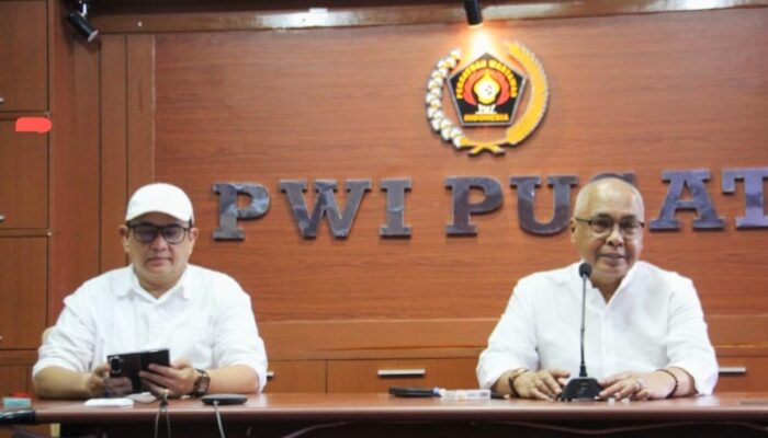 Menghambat Kebebasan Pers: Ketum PWI Pusat Angkat Bicara Pencabutan Kartu Wartawan CNN Indonesia Untuk Istana