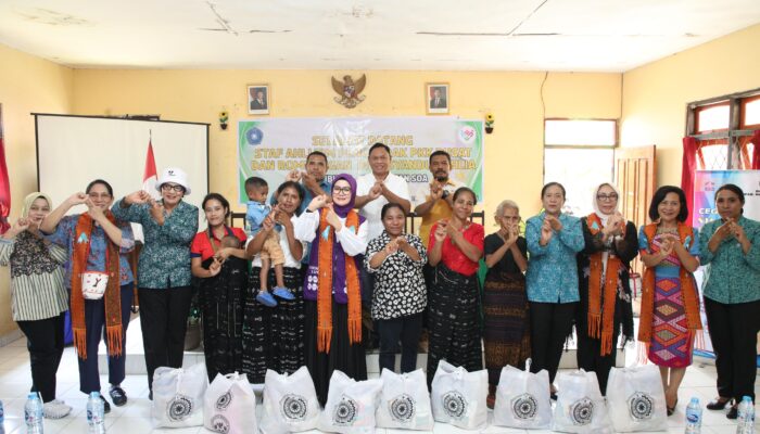Kunjungi Posyandu di Ngada NTT, Yane Bima Arya Gaungkan Semangat Indonesia Emas 2045