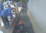 Warga Dukung Pasukan Biru SDA Benahi Saluran Air Di Jalan Daan Mogot Cengkareng