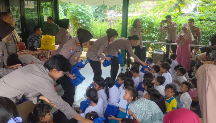 Polda Metro Jaya Gelar Bakti Sosial dan Trauma Healing di Bendungan Hilir