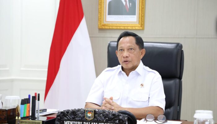 Mendagri Tito Instruksikan Kepala Daerah Perkuat Satlinmas dan Dorong Forkopimda untuk Jaga Situasi Kondusif di Daerah