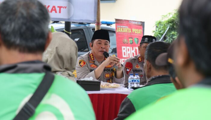 Polres Metro Jakarta Pusat Gelar “Jumat Peduli”, Ojol Dapat Sembako dan Layanan Kesehatan Gratis