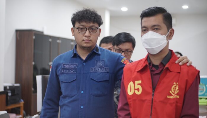 Kejati Kalteng Tahan 2 Orang Tersangka Perkara Dugaan Tipikor Dinas Komunikasi Informatika Statistik Dan Persandian Kab. Seruyun T.A 2024