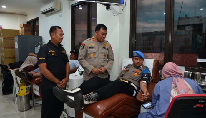 Peringati HUT Humas Polri ke-74, Polres Jakarta Pusat Gelar Donor Darah: “Setetes Darah Bisa Selamatkan Nyawa”