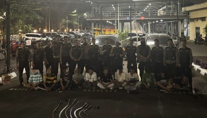 Polres Metro Jakarta Pusat Amankan 15 Remaja Tawuran, Sajam dan Ganja Disita