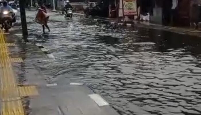 Hujan Sebentar, Jalan Raya Duri Kosambi Terkenang Air