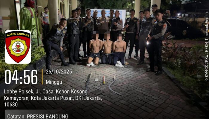 Polisi Amankan Tiga Pemuda di Kemayoran, Diduga Hendak Tawuran Bawa Sajam dan Petasan