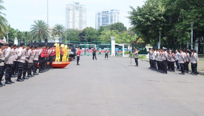Kapolres Metro Jakarta Pusat Pimpin Apel Kesiapan Tim SAR Hadapi Musim Hujan