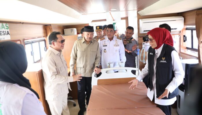 Mendagri Saksikan Penyerahan Bantuan Kapal Layanan Kesehatan Baznas ke Pemkab Kepulauan Talaud dan Sangihe