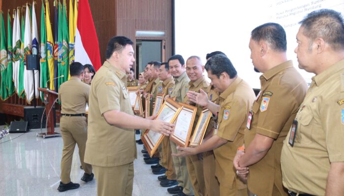 Tingkatkan Pelayanan Publik, Kemendagri Gelar Penganugerahan PEKPPP Mandiri Tahun 2025