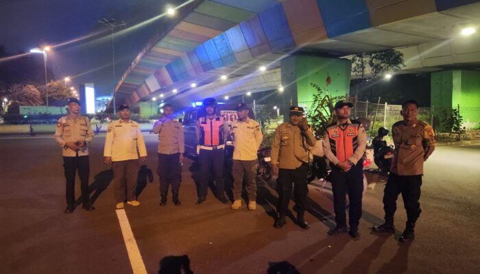 Cegah Tawuran dan Balap Liar, Polsek Kemayoran Gelar Patroli Malam Tiga Pilar