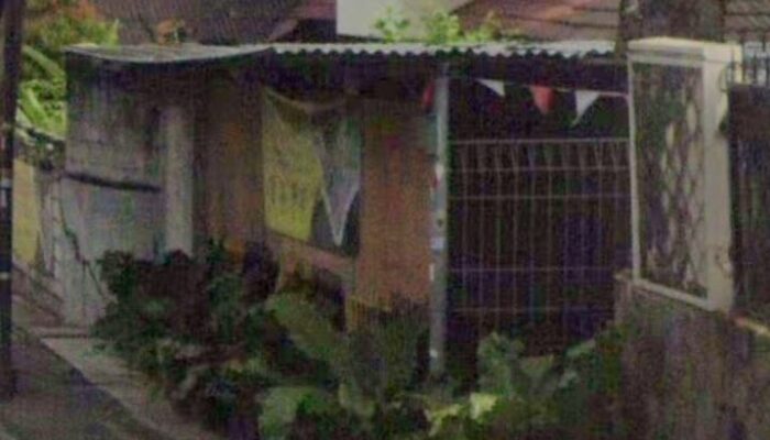 Jalan Umum Di Sulap Jadi Garasi Mobil,  Warga Minta Camat Dan Lurah Jangan Lemah
