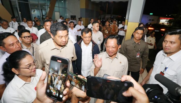 Pastikan Peningkatan Layanan Publik, Mendagri Bersama Menteri PKP Tinjau MPP Kota Semarang