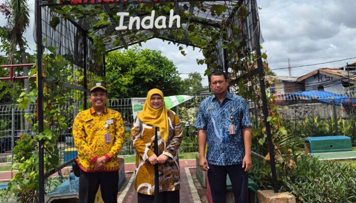 Anggota Komisia A DPRD DKI,  Hj.Inad Luciawaty Berikan Apresiasi Kepada Lurah Palmerah