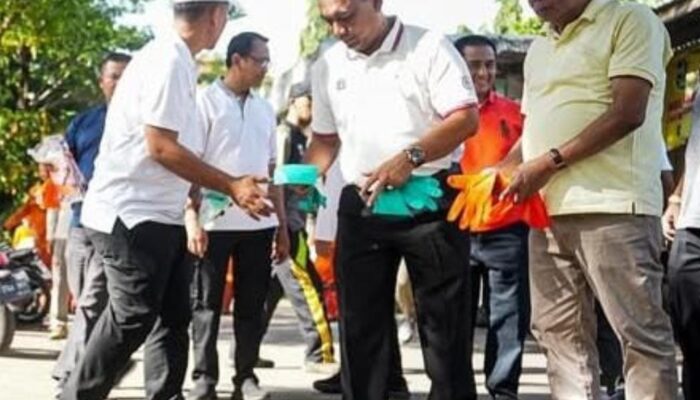 Dukung Kementrian LH,  Pemkot Jakbar Komitmen Ciptakan Lingkungkan Bersih Dan Tertata Rapi Melalui Aksi Jumat Bersih