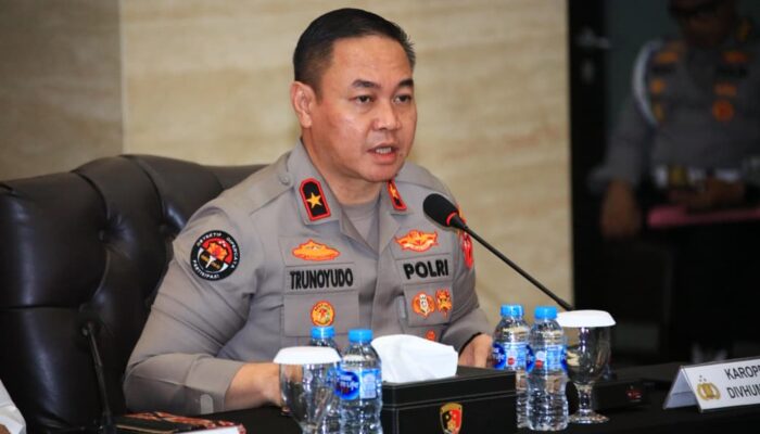 Polri Tegaskan Tidak Ada Rangkap Jabatan: Anggota yang Ditugaskan di Instansi Pusat Dialihkan dari Jabatan di Internal Polri