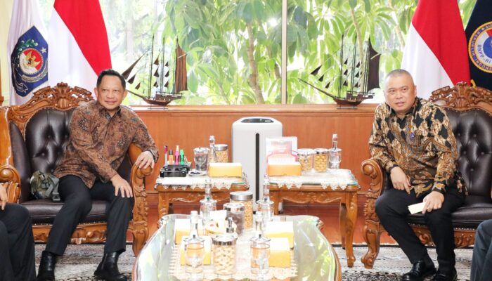 Mendagri dan Menhub Bahas Pengamanan hingga Pengendalian Inflasi Jelang Nataru
