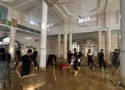 Usai Dibersihkan Personel Polri, Masjid Terdampak Bencana di Aceh Kini Bisa Dipakai Warga