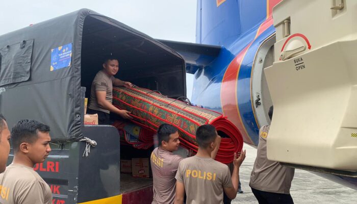 Polri Kembali Saluran 2,1 Ton Bantuan Logistik Ke Aceh Tengah