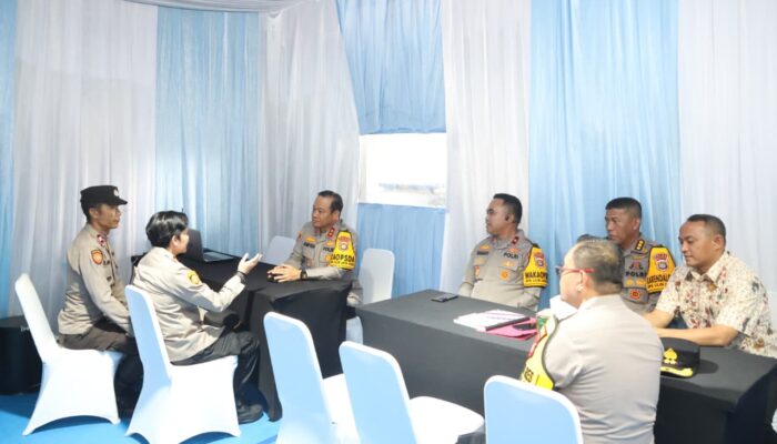 Kapolda Metro Jaya Tinjau Pospam dan Pantau Ibadah Natal di Jakarta