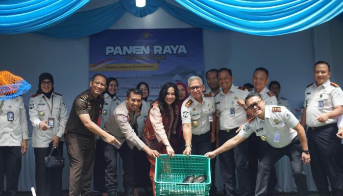 Rutan Kelas I Jakarta Pusat Ikuti Panen Raya Serentak Bersama Kementerian Imigrasi dan Pemasyarakatan
