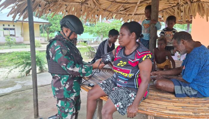 Satgas Pamtas Kewilayahan Yonif 410/Alugoro Pos Jagiro Laksanakan Pelayanan Kesehatan Gratis Pos di Kampung Jagiro