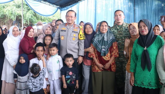 Kebersamaan di TPA Maju Bersama, Kapolda hingga Pangdam Jaya Makan Siang Bareng Warga Kembangan Jakbar