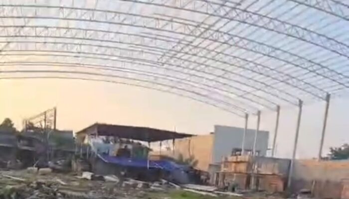 Lapangan Padel di Meruya Utara Diduga Tak Mengantongi Ijin, Warga Sekitar Mempertanyakan