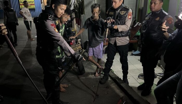 Patroli Perintis Presisi Gagalkan Tawuran di Jaktim, 4 Pemuda dan 12 Sajam Diamankan