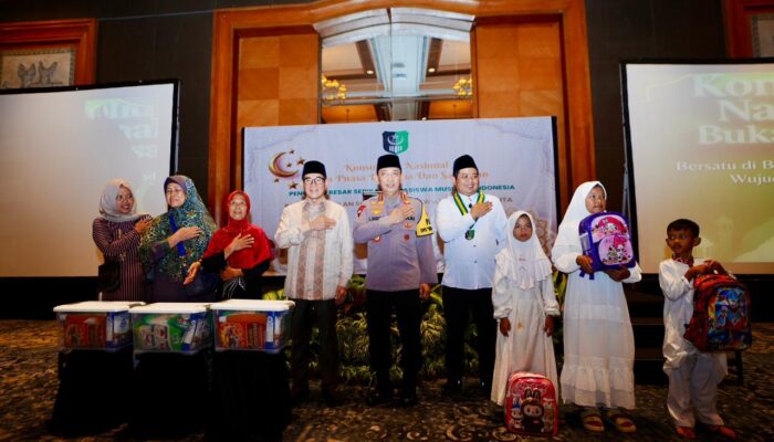 Kapolri Hadiri Konsolidasi Nasional PB SEMMI dan Santuni Anak Yatim di Hotel Aryaduta