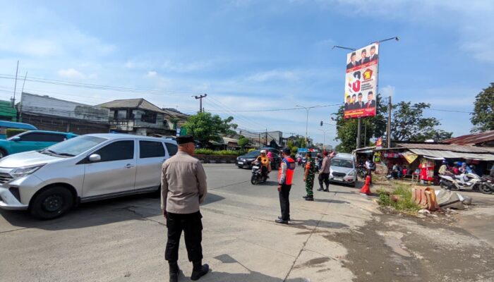 Demi Mudik Aman, Polisi dan TNI Bersinergi Atur Lalu Lintas di Kalijaya