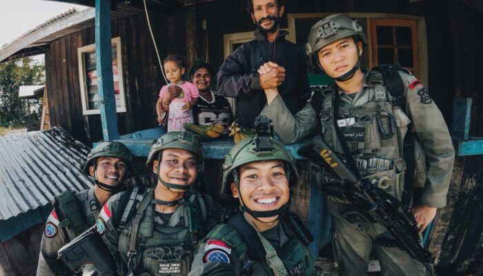Tak Semua Bisa Pulang: Rindu yang Disimpan Demi Indonesia Tetap Tenang